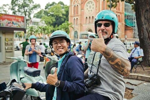 Klassisk stad med motorcykel från Ho Chi Minh-staden