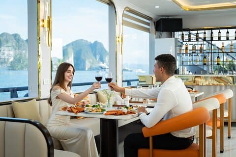 Croisière Hercules 5 étoiles dans la baie d'Ha Long au départ de Tuan Chau