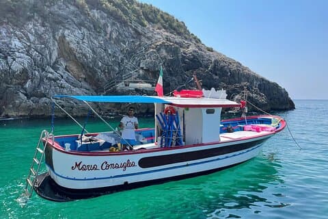 Tour the Caves of the Corsairs Private