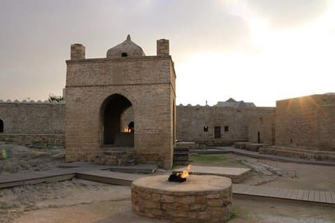 Bakoe Gobustan en Absheron Volledige dagtrip met Gids (met lunch)