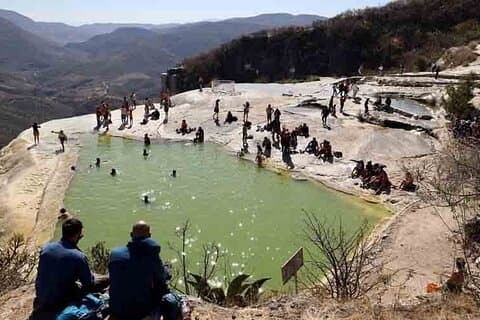 Escursione di un giorno alle cascate pietrificate di Hierve el Agua e Mezcal