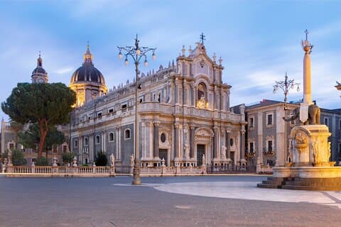 Etna and Catania Full Day Tour Fire and Sou em Sicília