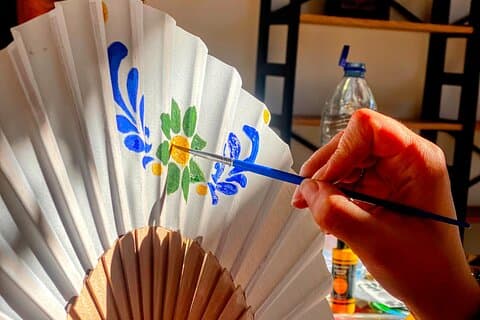 Spansk fan maleri workshop med lokale kunstner i Valencia