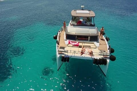 Favignana Luxury Catamaran Tour Egadiska öarna med lunch