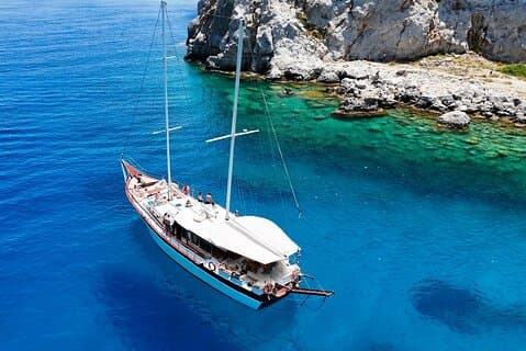 Rhodes Day Cruise (com almoço e bebidas ilimitadas) 5,5 horas