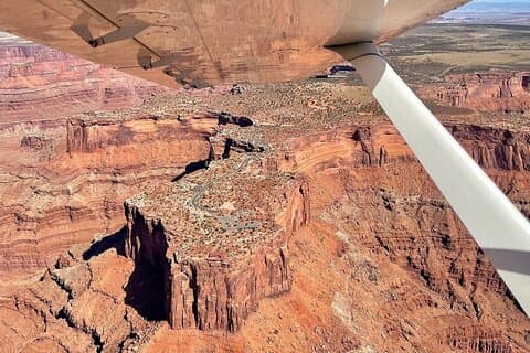 Tour aereo combinato dei parchi nazionali Canyonlands e Arches privati