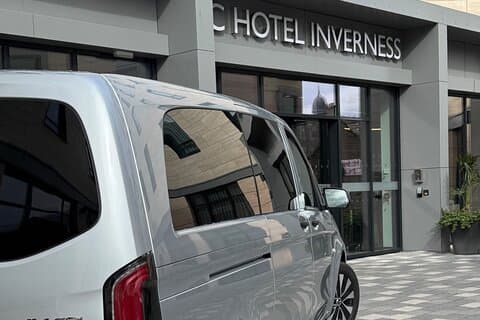 Transport privé d'Édimbourg à Inverness avec chauffeur brésilien.