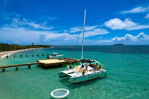 Icacos Catamaran, snorkelen en strandtour Fajardo Oh Gee