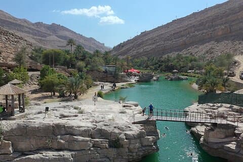 Privat Wahiba Sands och Wadi Bani Khalid dagstur från Muscat