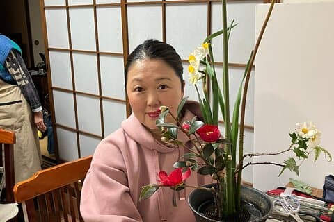 Ikebana (Japanese Flower Arrangement) Workshop in Beppu