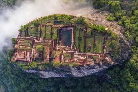 Ta en guidad tur till Sigiriya och Dambulla
