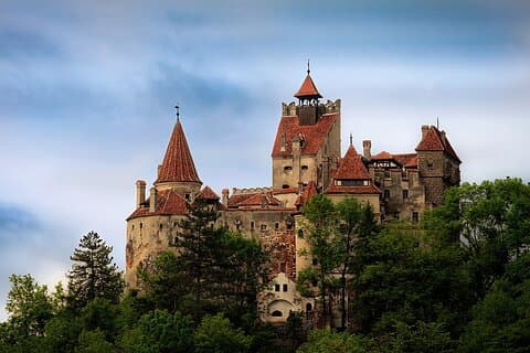 Dagstur till Bran Dracula och Peles slott med middag