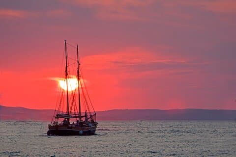 Crociera al tramonto a Zara su una barca tradizionale con vino