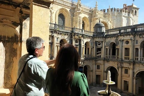 Visite privée d'une demi-journée du couvent du Christ de Tomar au départ de Lisbonne