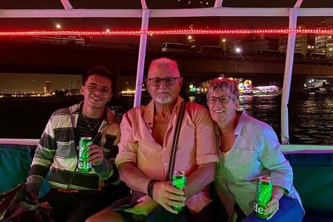 Experiencia de navegación en el Nilo Felucca con cerveza en Egipto