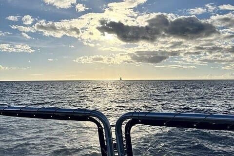 Excursion privée en bateau à fond de verre au coucher du soleil - Récif exclusif d'Oahu Ouest