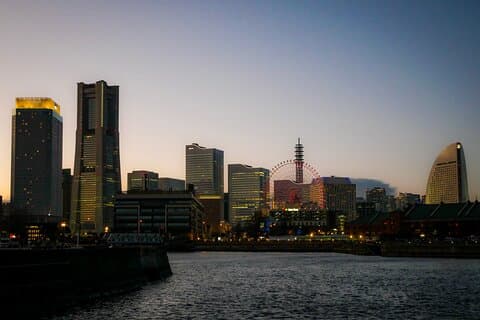 ヨコハマコスモワールドのウォーキングプライベートツアー