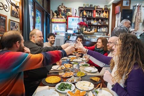 2 - マドリード・タパス・ツアー(Hour Madrid Tapas Tour ) : 食べて、飲んで、本物のスペインを発見