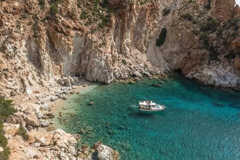 Crucero compartido por la mañana de Pollonia a Polyaigos