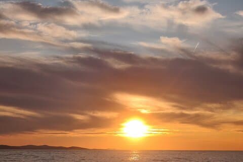 Romantisk Zadar Sunset Boat Tour med Mojito