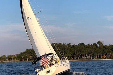 Emocionante vela pública por la tarde en Hilton Head