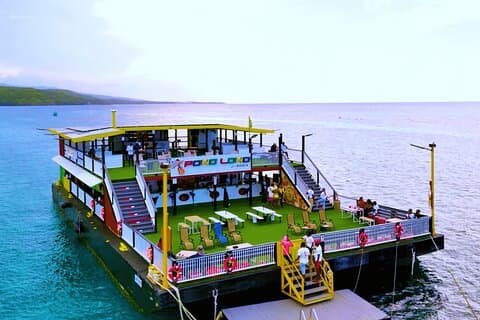 Alle resorts Drijvende bar Feestboot USD 40 Eten en drinken Credit