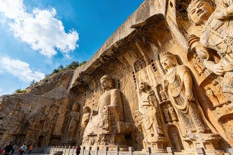 2-tägige Fahrt mit dem Chengdu-Hochgeschwindigkeitszug zum Shaolin-Tempel und zu den Longmen-Grotten mit Hotel