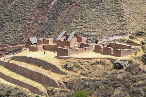 Hike to Perolniyoc Fall and Raqaypata from Cusco