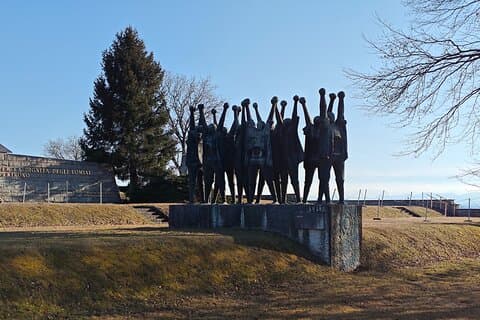 WWII History Private Tour: Mauthausen Memorial & Hitler’s Linz