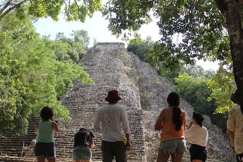 Private Coba Maya Ruinen mit Cenote und Mittagessen