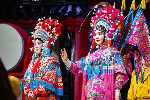 Chengdu by Night Tour med Hot Pot Middag og Sichuan Opera Face Face Changing Show