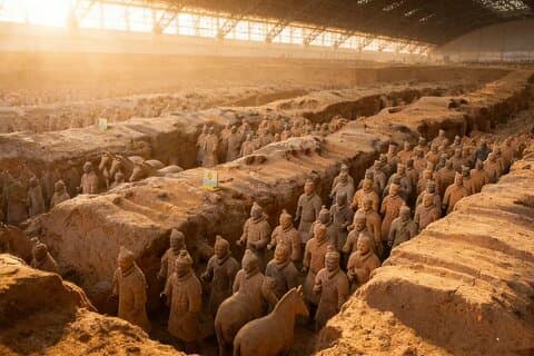 Xi'an an einem Tag von Chengdu auf dem Luftweg: Terrakotta-Krieger, Stadtmauer und mehr