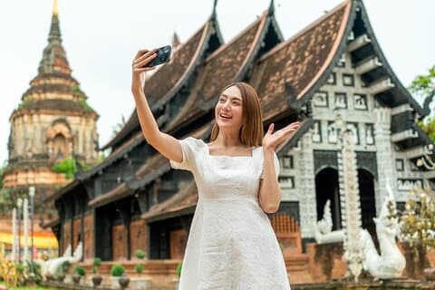 Chiang Mai Old City Night EV Tram Tour with Temples and Market