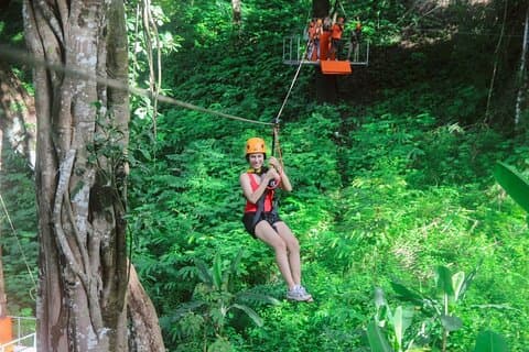 Tarzan World Zipline et VTT Visite guidée Chiang Mai