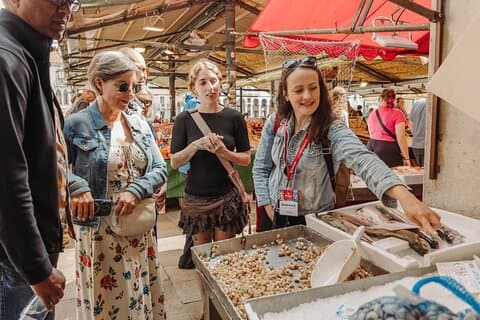 Excursão de comida privada em Veneza com visita ao mercado Rialto