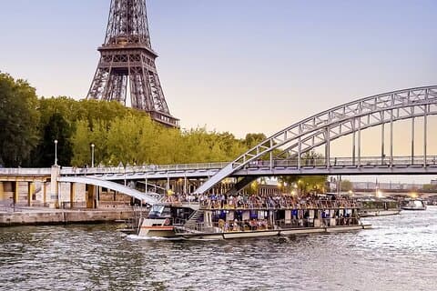 Senna 1 - Crociera di un'ora sulla Torre Eiffel Partenza