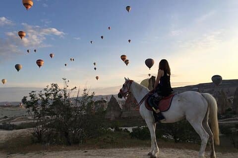 2 heures d'équitation avec des ballons au lever du soleil en Cappadoce