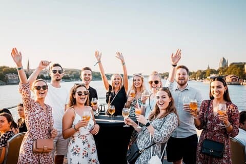 Stockholms skärgårds guidade skärgårdskryssning med hantverksöl