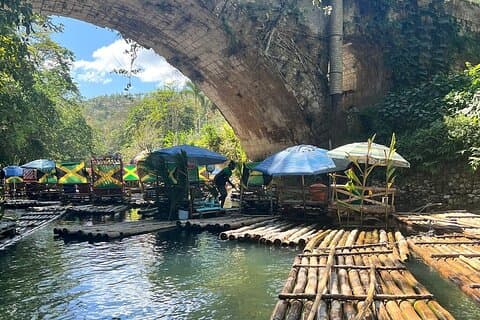 Bamboe rivier Rafting & paardrijden in regenwoud met lunch
