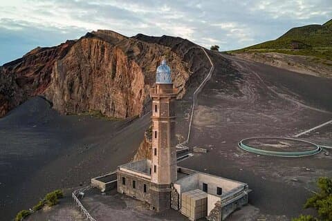 Horta, Faial: 1 Day Tour with Capelinhos, Caldeira and Local Guide