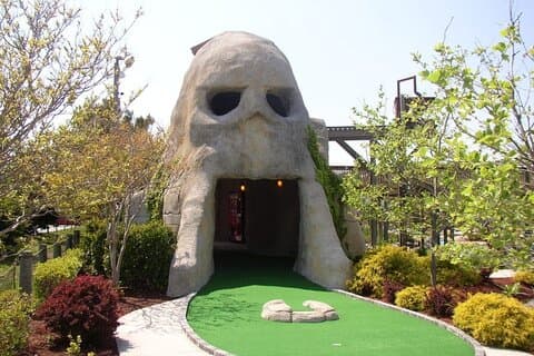 Minigolfbilletter til Lost Treasure Golf