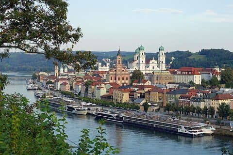 Prag till Passau privat transfer med 2 timmars sightseeing