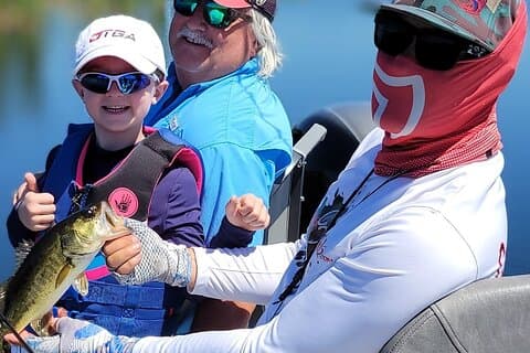 Especialista atividade de pesca em lagos famosos da Flórida