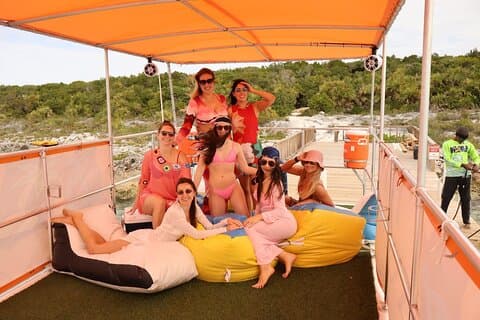 Bare voksne Booze og Cruise Svømming Svin Snorkeling Sightseeing