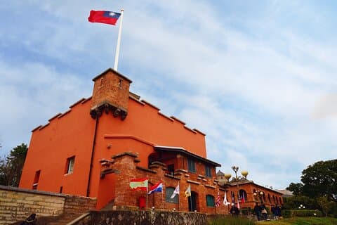 Excursão privada Tamsui e Bali Sunset com Ferry & E Scooter