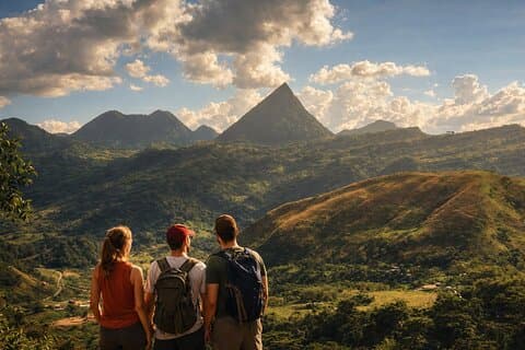 Randonnée jusqu'au sommet de la pyramide naturelle de Cerro Tusa