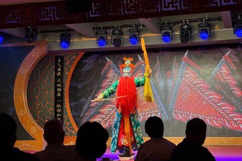 Beijing Hutong City Walk, Food Tour and Traditional Performance