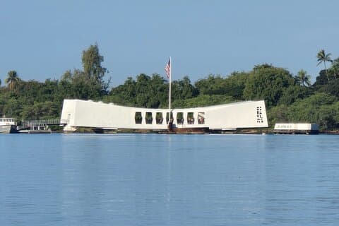 Pearl Harbor Tour from Waikiki Up to 10