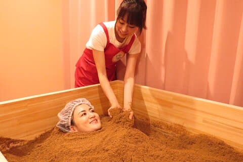 銀座で貸切日本語酵素風呂体験