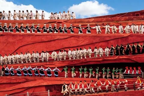 Lijiang Private Day Tour: Jade Dragon Snow Mountain en Impression Lijiang Show
